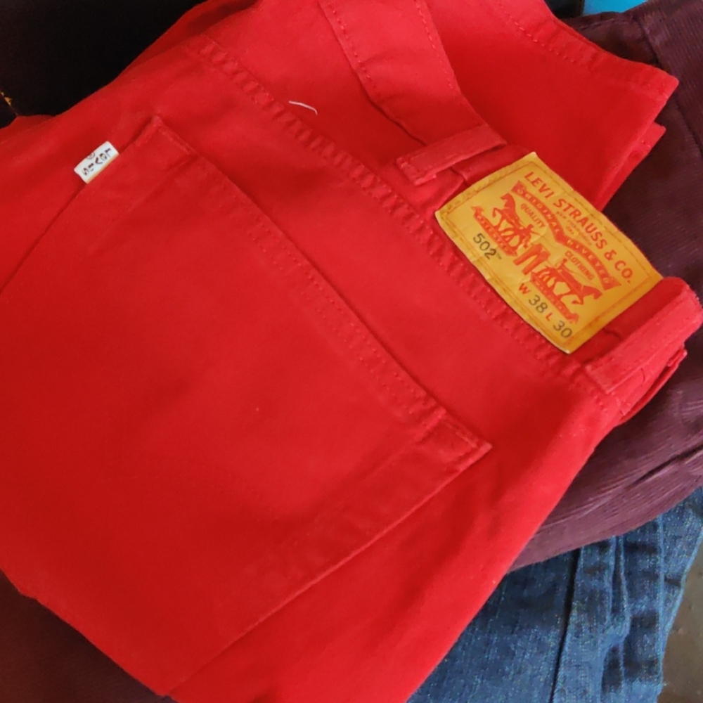 Red Levi's 502